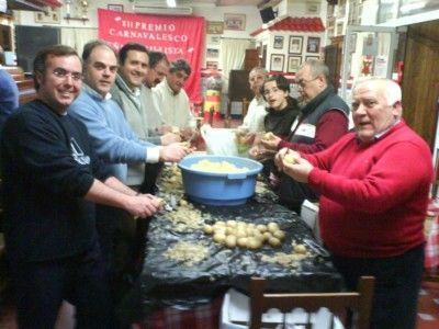 preparación de las Papas Aliñás en 2007
